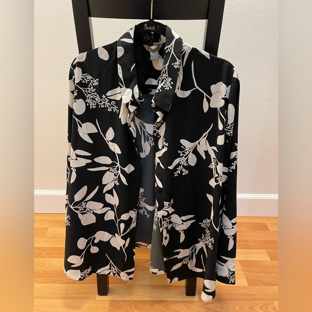 Floral Black and White Women's Button Up